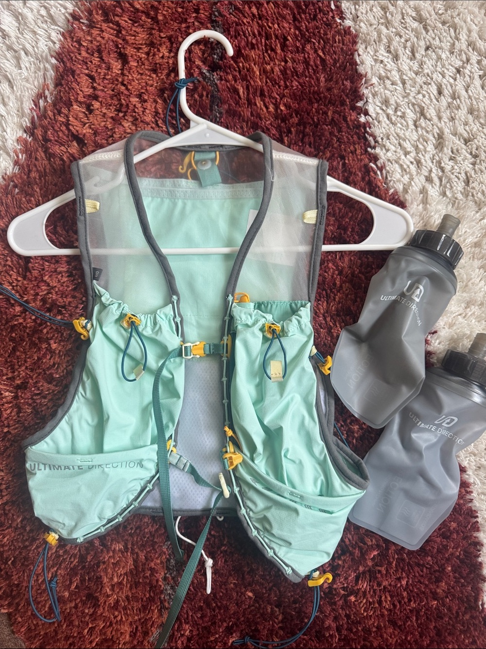 Women’s Ultimate Direction Running vest size size med